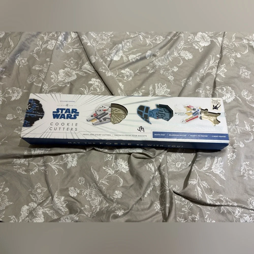 Williams Sonoma Star Wars cookie cutters 4pcs